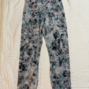 Lululemon pants size 6